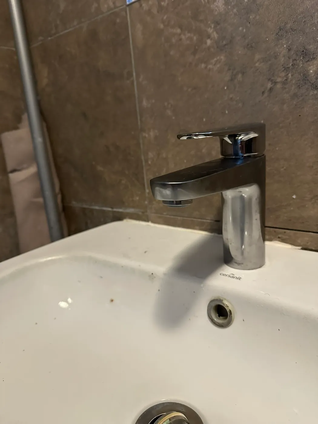 New single-lever basin mixer tap fitted in a Deptford flat