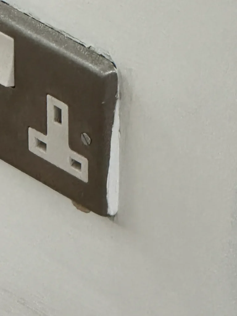 A socket before replacement, Epsom